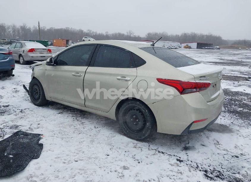 Photo 3 of 2020 Hyundai Accent SE (VIN 3KPC24A61LE099165)