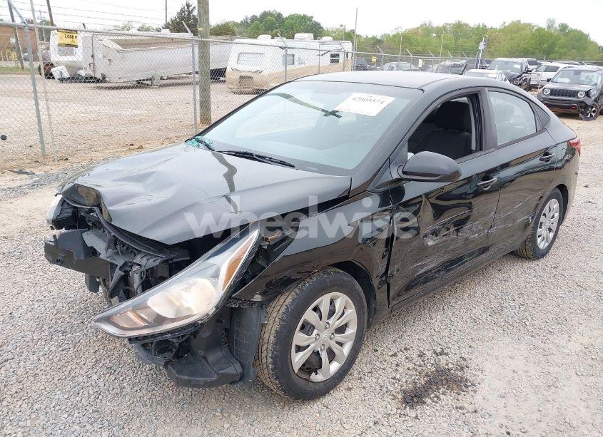 Photo 2 of 2020 Hyundai Accent SE (VIN 3KPC24A61LE099716)