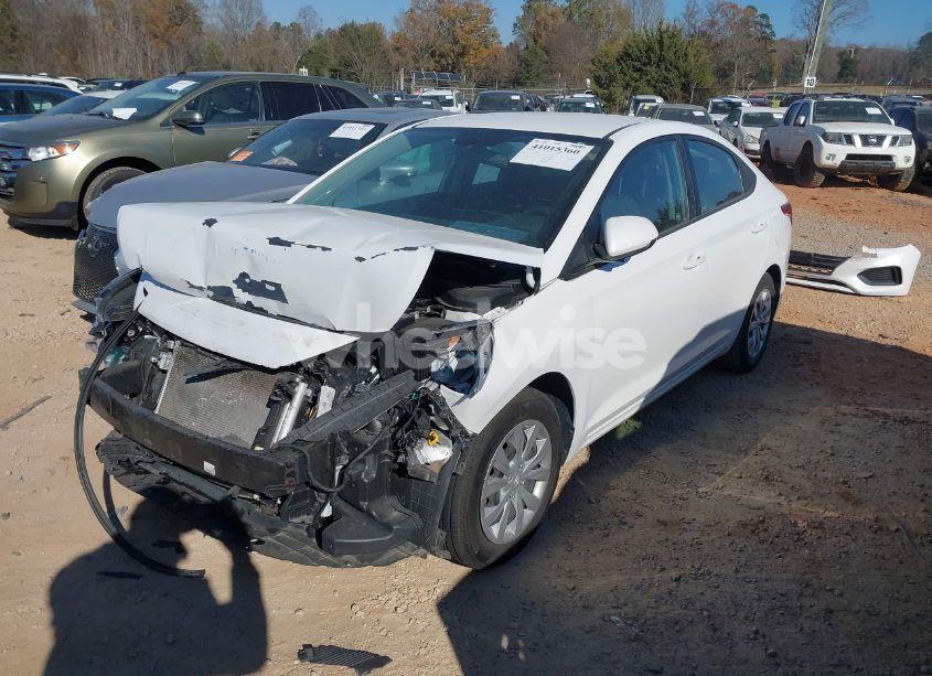 Photo 2 of 2021 Hyundai Accent SE (VIN 3KPC24A62ME132143)