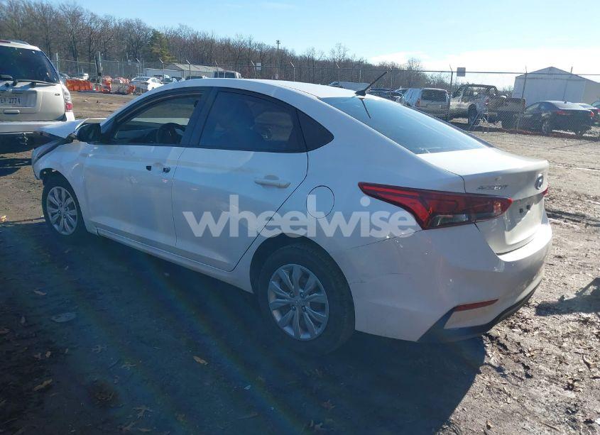 Photo 3 of 2020 Hyundai Accent SE (VIN 3KPC24A63LE106150)
