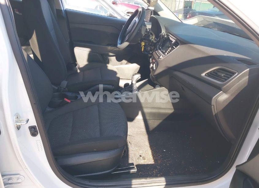 Photo 5 of 2020 Hyundai Accent SE (VIN 3KPC24A63LE106150)