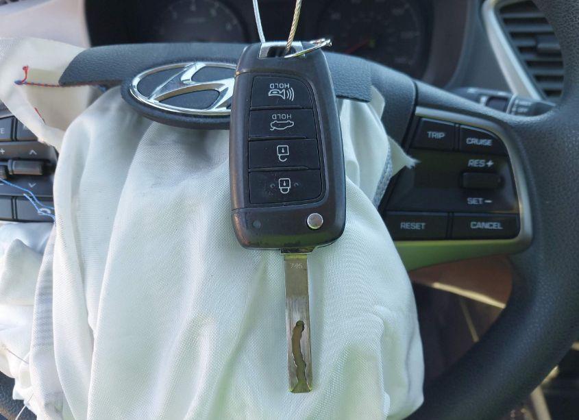 Photo 11 of 2020 Hyundai Accent SE (VIN 3KPC24A63LE112479)