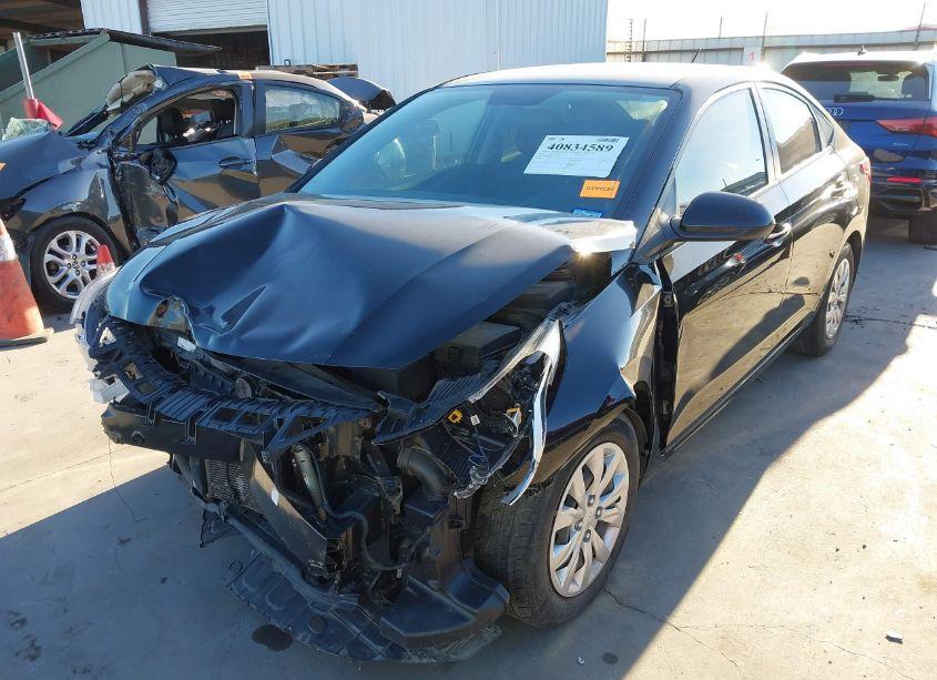 Photo 2 of 2020 Hyundai Accent SE (VIN 3KPC24A63LE112479)