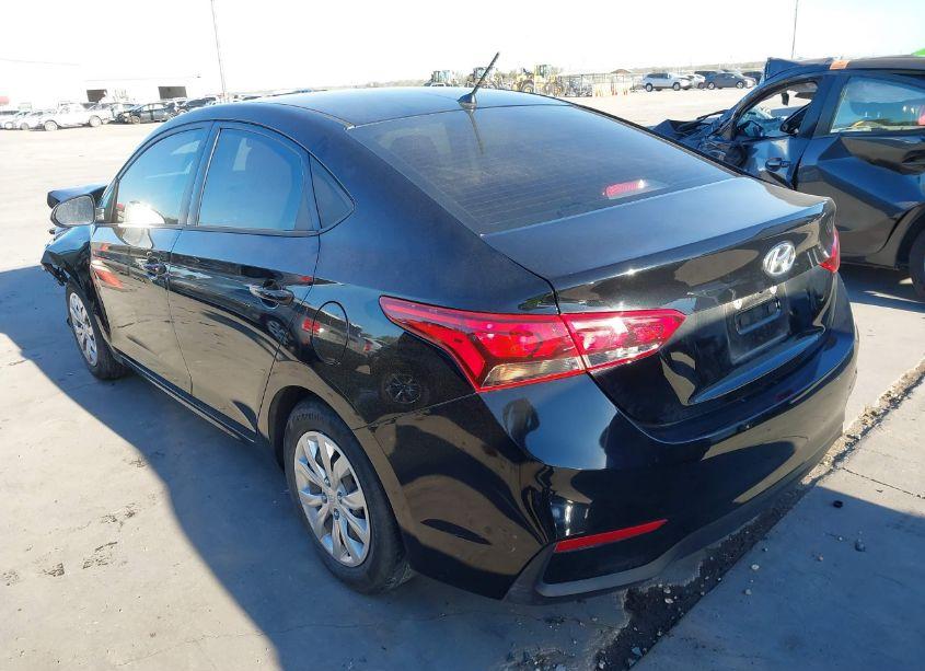 Photo 3 of 2020 Hyundai Accent SE (VIN 3KPC24A63LE112479)