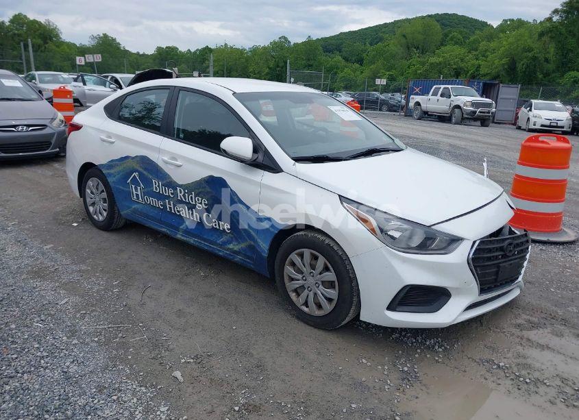 2020 Hyundai Accent SE (VIN 3KPC24A63LE114376) main photo