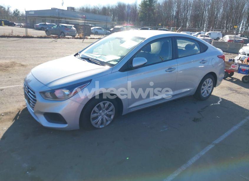 Photo 2 of 2021 Hyundai Accent SE (VIN 3KPC24A63ME129316)