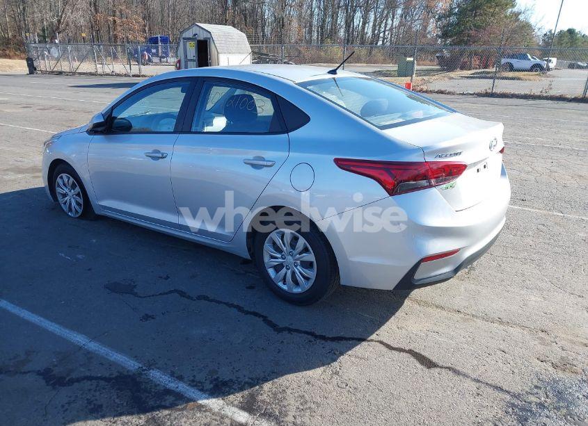 Photo 3 of 2021 Hyundai Accent SE (VIN 3KPC24A63ME129316)