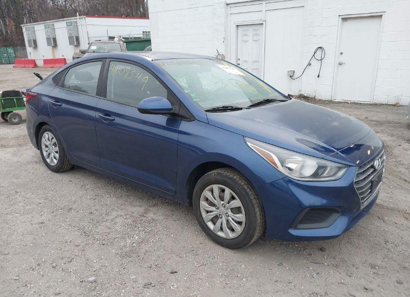 2020 Hyundai Accent SE (VIN 3KPC24A64LE099452) main photo