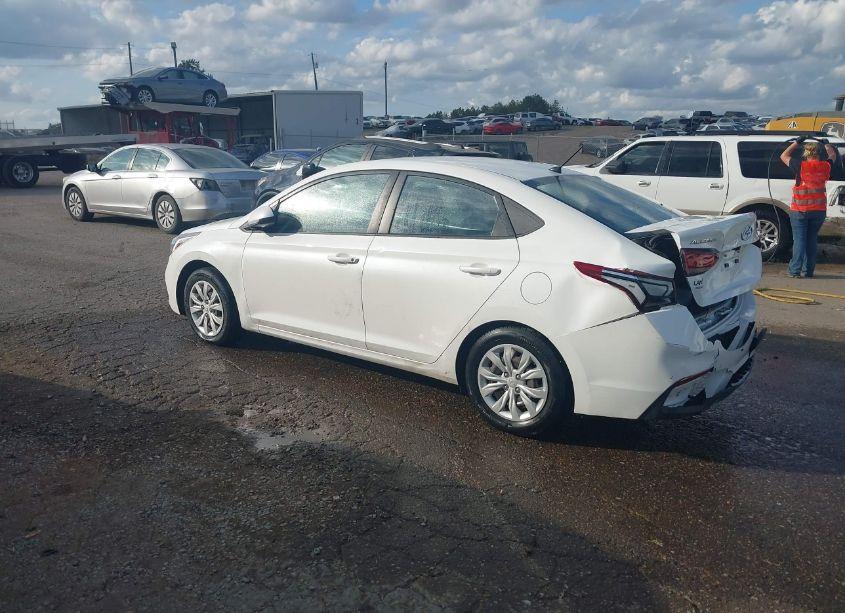 Photo 3 of 2020 Hyundai Accent SE (VIN 3KPC24A64LE104987)