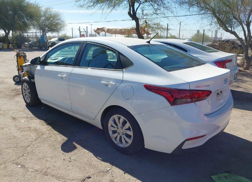 Photo 3 of 2022 Hyundai Accent SE (VIN 3KPC24A64NE157501)