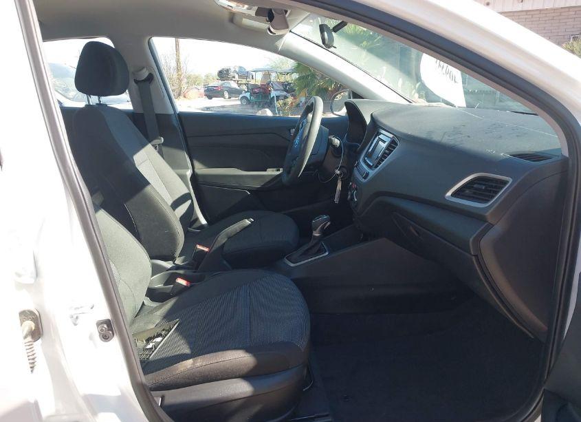 Photo 5 of 2022 Hyundai Accent SE (VIN 3KPC24A64NE157501)