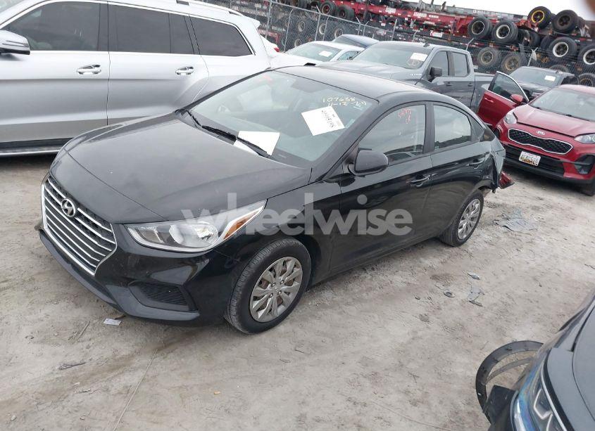 Photo 2 of 2020 Hyundai Accent SE (VIN 3KPC24A65LE107638)