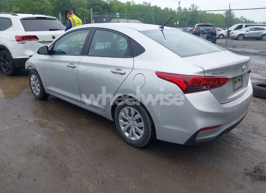 Photo 3 of 2021 Hyundai Accent SE (VIN 3KPC24A65ME139622)