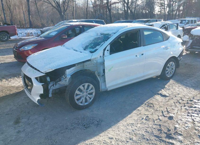 Photo 2 of 2021 Hyundai Accent SE (VIN 3KPC24A66ME141329)