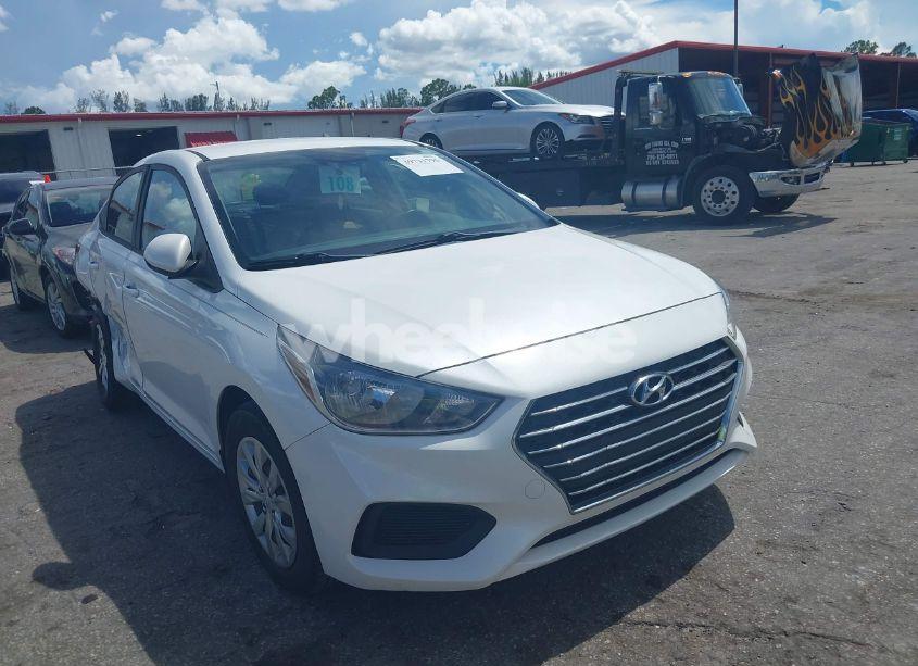 2020 Hyundai Accent SE (VIN 3KPC24A67LE094360) main photo