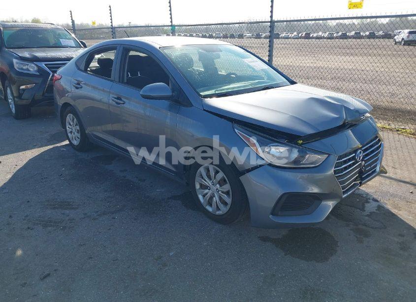 2020 Hyundai Accent SE (VIN 3KPC24A67LE126742) main photo