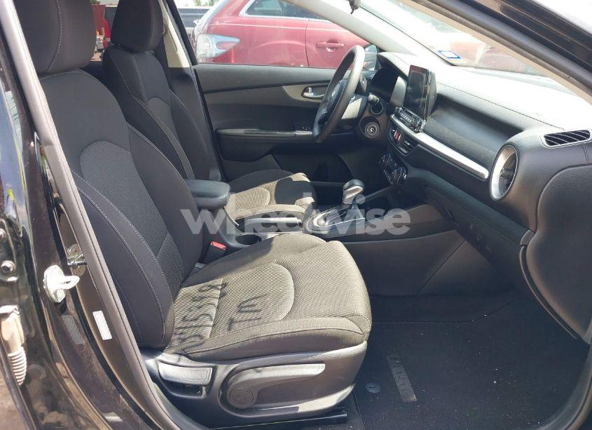 Photo 5 of 2019 Kia Forte LXS (VIN 3KPC24A68LE******)