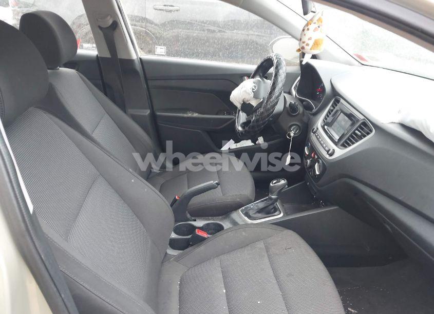 Photo 5 of 2020 Hyundai Accent SE (VIN 3KPC24A68LE099132)
