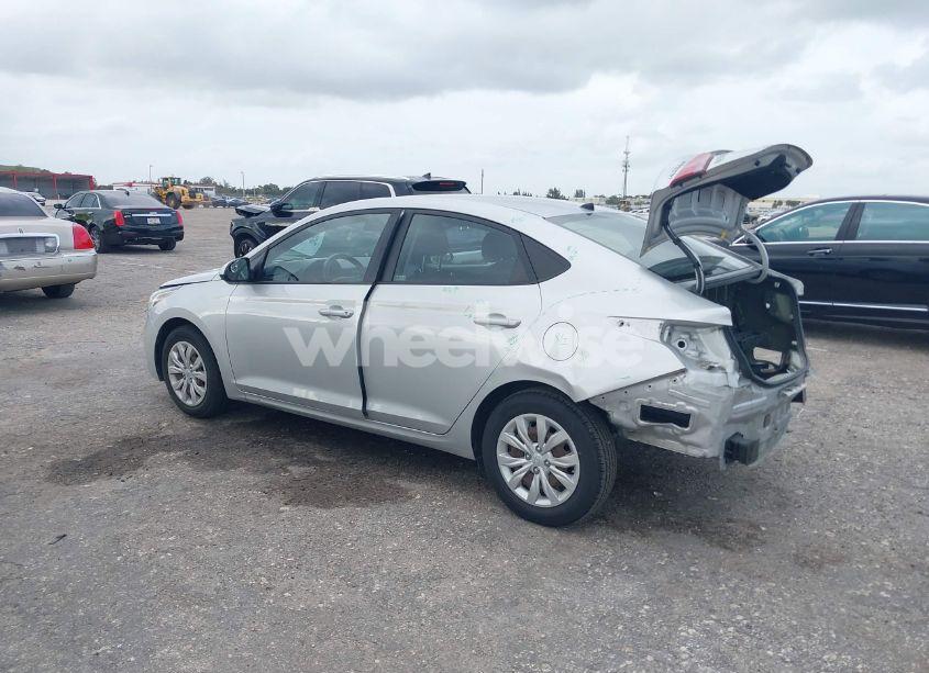 Photo 3 of 2020 Hyundai Accent SE (VIN 3KPC24A68LE114728)