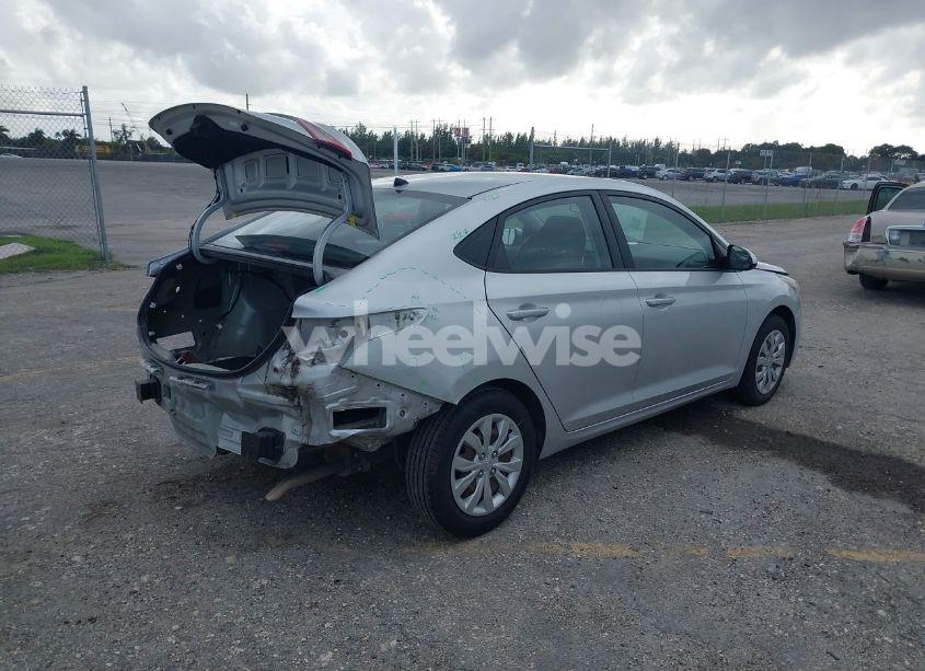 Photo 4 of 2020 Hyundai Accent SE (VIN 3KPC24A68LE114728)