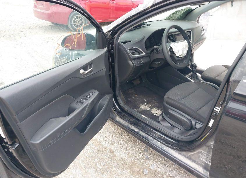 Photo 5 of 2021 Hyundai Accent SE (VIN 3KPC24A68ME133233)