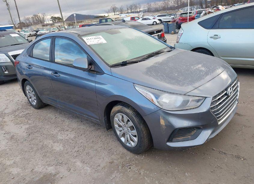 2020 Hyundai Accent SE (VIN 3KPC24A69LE094375) main photo