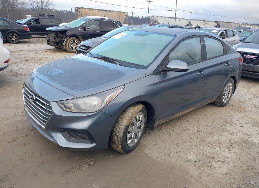Photo 2 of 2020 Hyundai Accent SE (VIN 3KPC24A69LE094375)