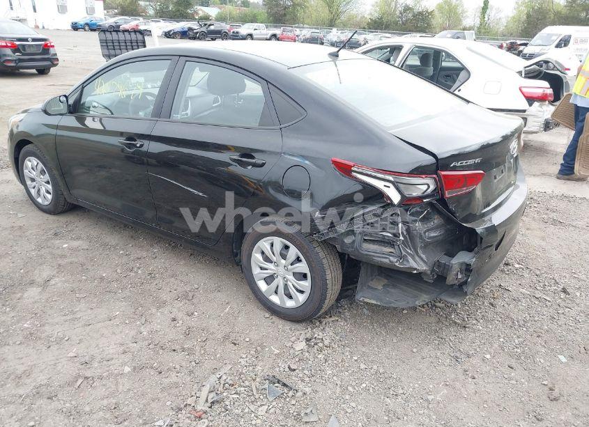 Photo 3 of 2020 Hyundai Accent SE (VIN 3KPC24A69LE104371)