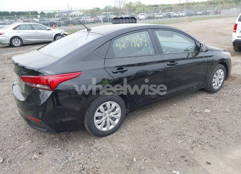 Photo 4 of 2020 Hyundai Accent SE (VIN 3KPC24A69LE104371)