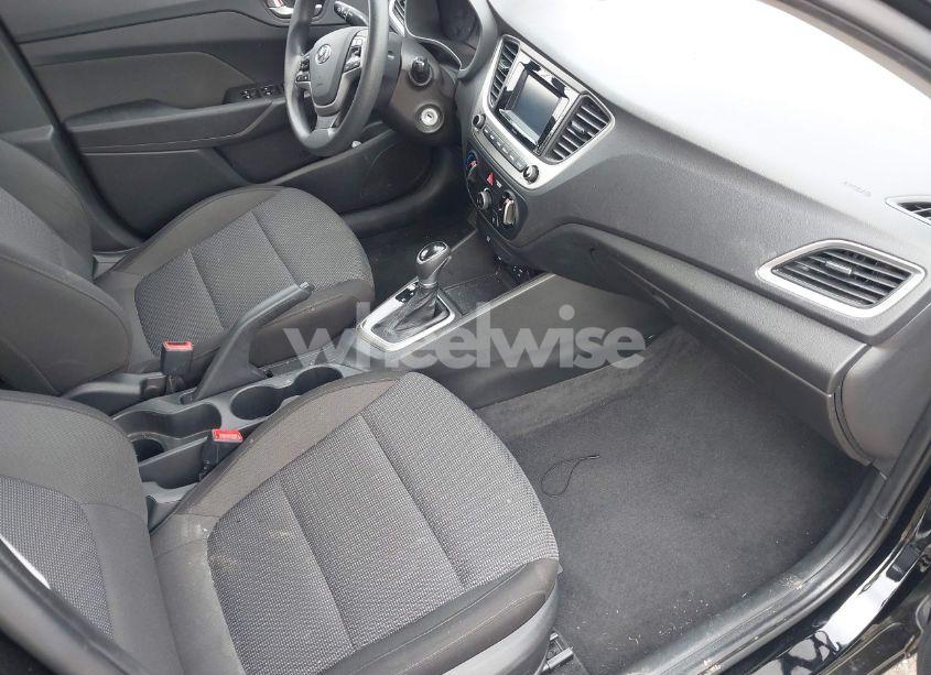 Photo 5 of 2020 Hyundai Accent SE (VIN 3KPC24A69LE104371)