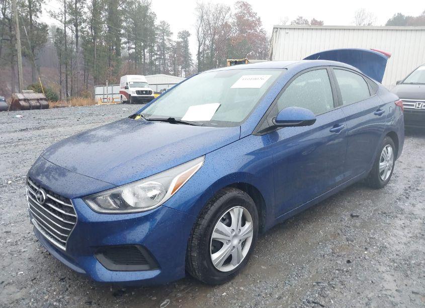Photo 2 of 2021 Hyundai Accent SE (VIN 3KPC24A69ME130549)