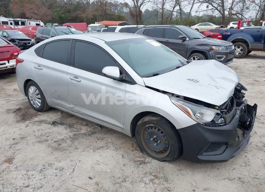 2020 Hyundai Accent SE (VIN 3KPC24A6XLE092179) main photo
