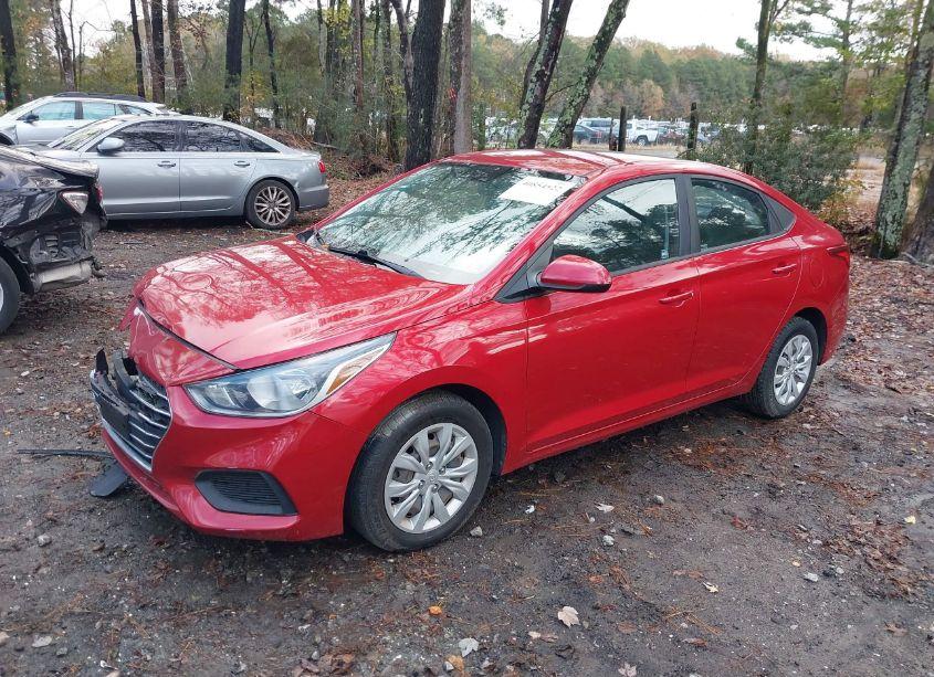 Photo 2 of 2020 Hyundai Accent SE (VIN 3KPC24A6XLE106467)