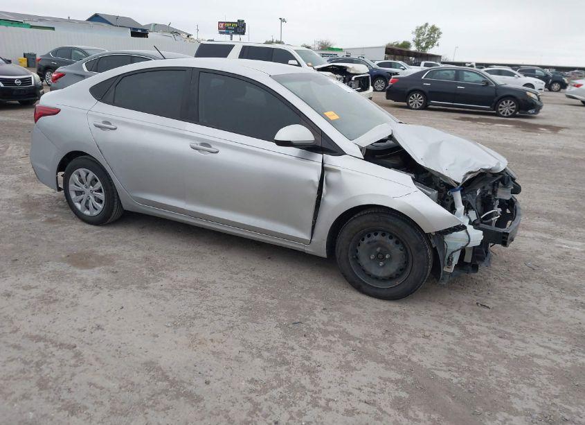 2020 Hyundai Accent SE (VIN 3KPC24A6XLE118392) main photo