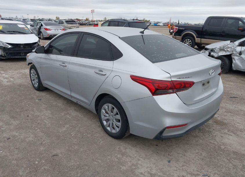 Photo 3 of 2020 Hyundai Accent SE (VIN 3KPC24A6XLE118392)