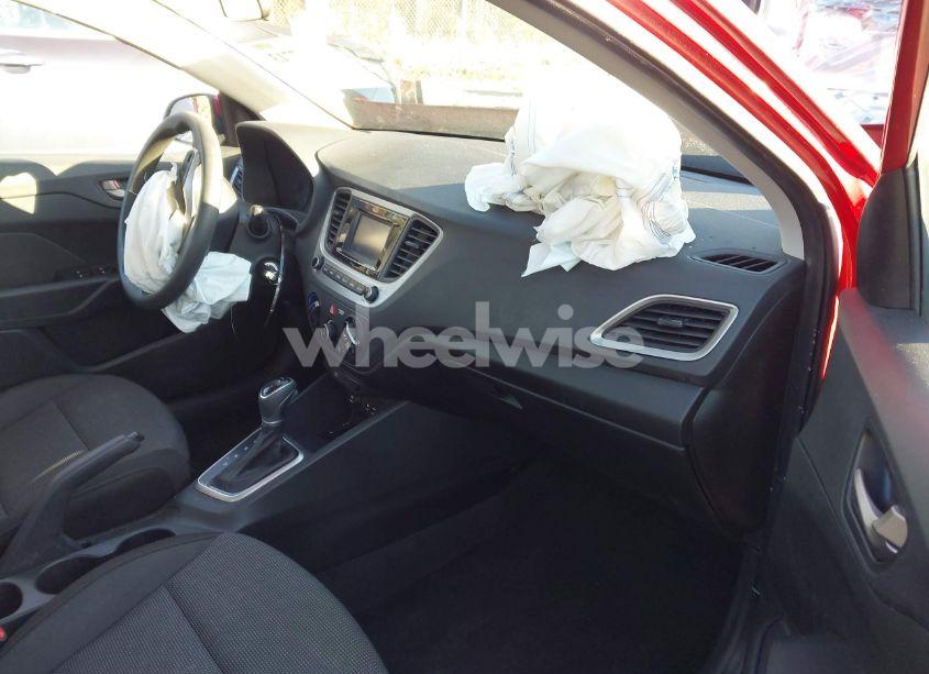 Photo 5 of 2020 Hyundai Accent SE (VIN 3KPC24A6XLE118828)