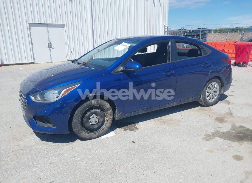 Photo 2 of 2020 Hyundai Accent SE (VIN 3KPC24A6XLE126718)