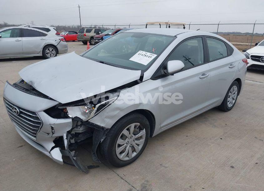 Photo 2 of 2021 Hyundai Accent SE (VIN 3KPC24A6XME129555)