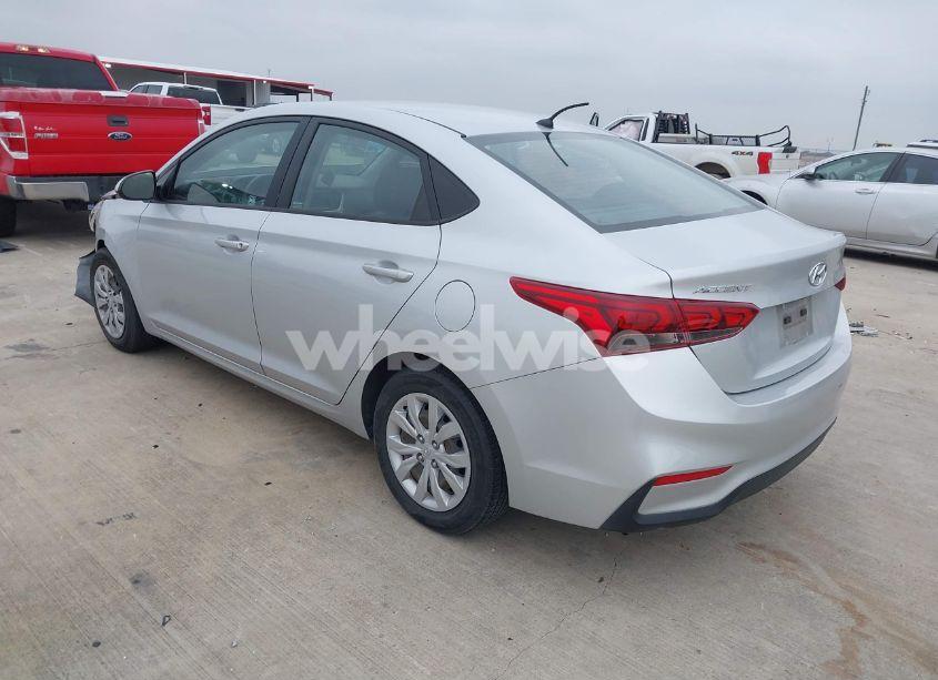 Photo 3 of 2021 Hyundai Accent SE (VIN 3KPC24A6XME129555)