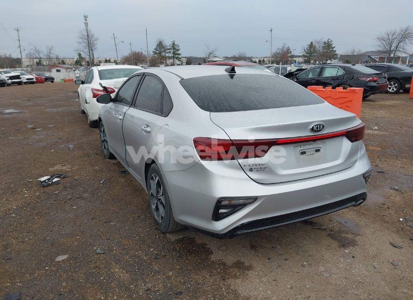 Photo 3 of 2019 Kia Forte LXS (VIN 3KPF24AD0KE007148)