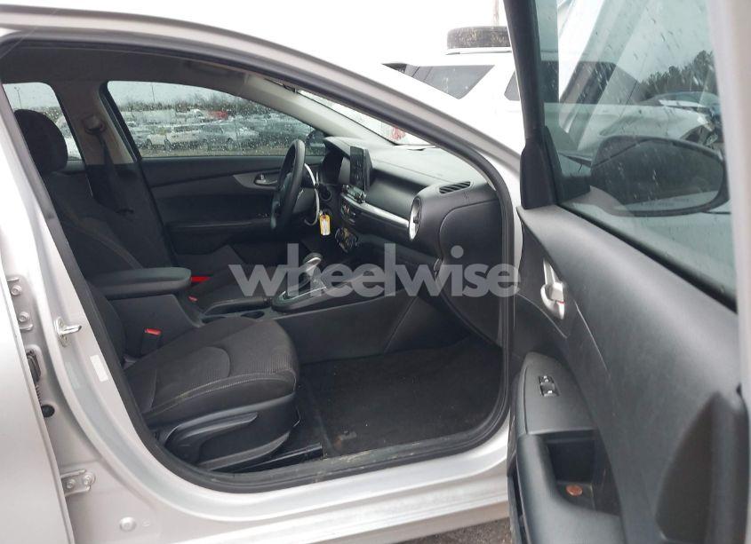 Photo 5 of 2019 Kia Forte LXS (VIN 3KPF24AD0KE007148)