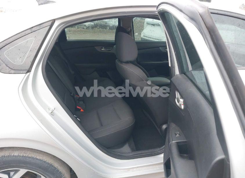 Photo 8 of 2019 Kia Forte LXS (VIN 3KPF24AD0KE007148)