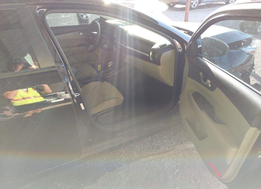 Photo 5 of 2019 Kia Forte LXS (VIN 3KPF24AD0KE051974)