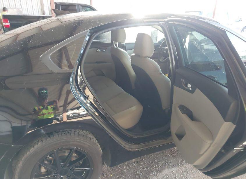 Photo 8 of 2019 Kia Forte LXS (VIN 3KPF24AD0KE051974)