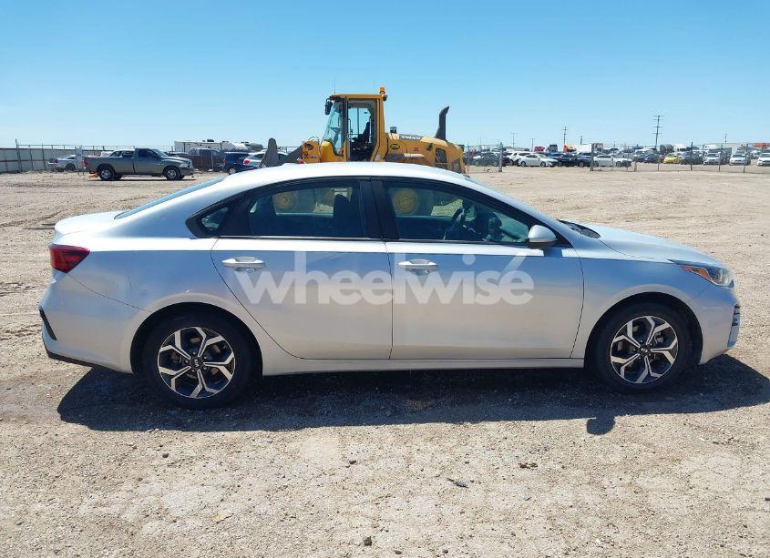 Photo 13 of 2019 Kia Forte LXS (VIN 3KPF24AD0KE091066)