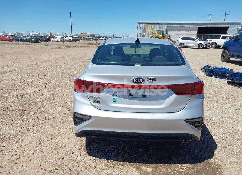 Photo 16 of 2019 Kia Forte LXS (VIN 3KPF24AD0KE091066)