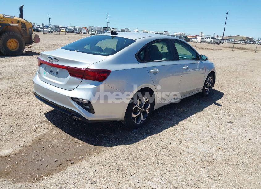 Photo 4 of 2019 Kia Forte LXS (VIN 3KPF24AD0KE091066)