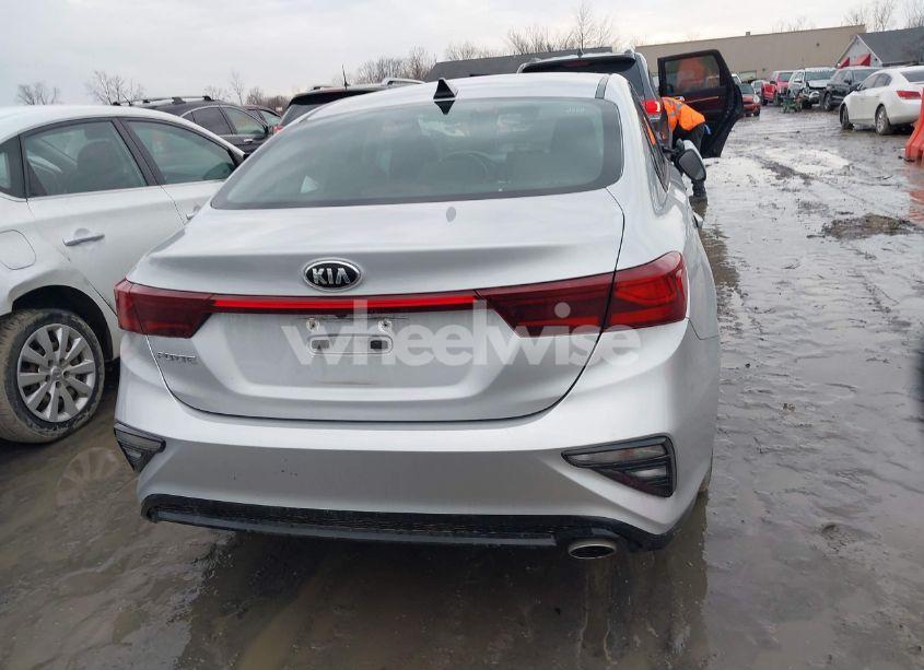 Photo 16 of 2019 Kia Forte LXS (VIN 3KPF24AD0KE095053)