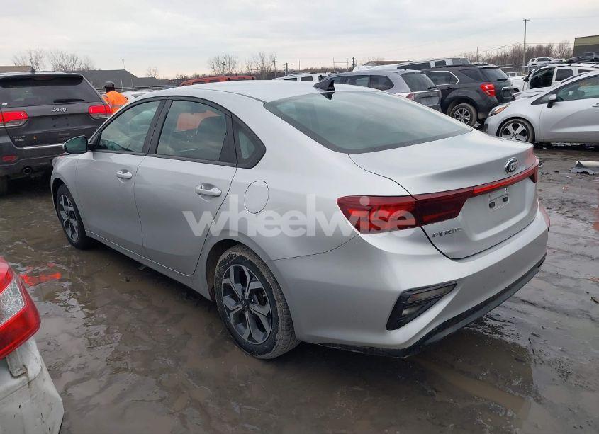 Photo 3 of 2019 Kia Forte LXS (VIN 3KPF24AD0KE095053)