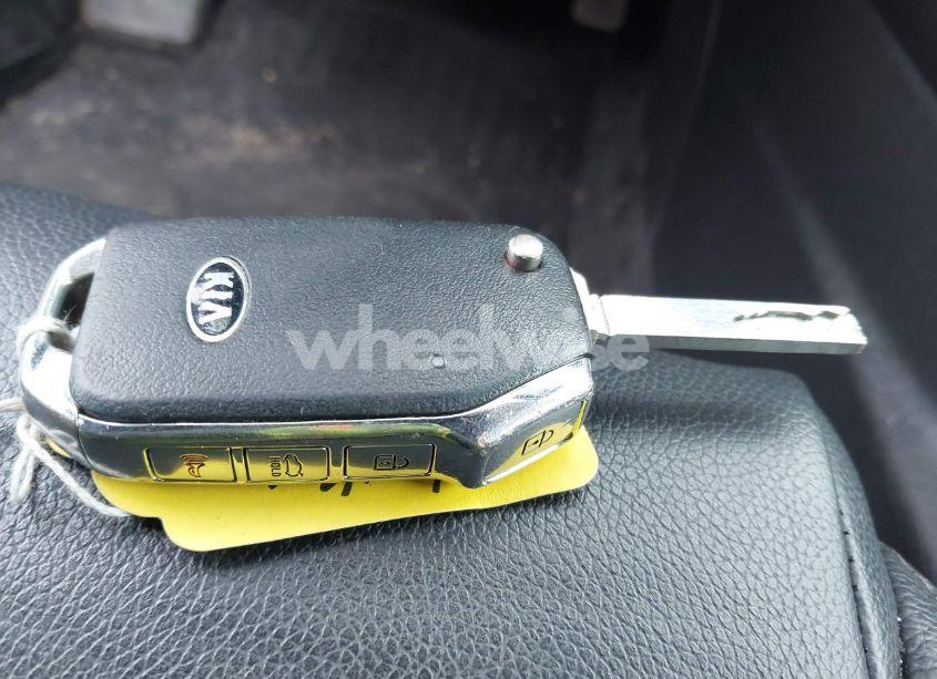 Photo 11 of 2019 Kia Forte LXS (VIN 3KPF24AD0KE102969)